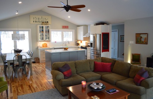 Dysart et al Cottage | Stunning 4 Season Cottage on West Lake!