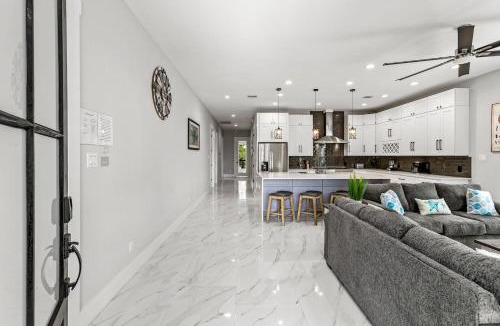 El Lago House | Stunning 4BR Home Near the Bay!