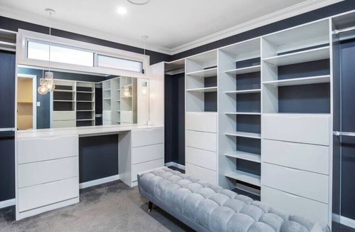 Runaway Bay House | Stunning 4BR House with Pool & Waterfront View