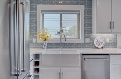 South End House | Stunning 4BR Home/2nd Row/Ocean Views + Parking for 5 vehicles
