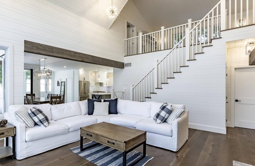 Seguin Cottage | Stunning 5 bed 3 bath cottage on Lake Rosseau with beautiful beach!