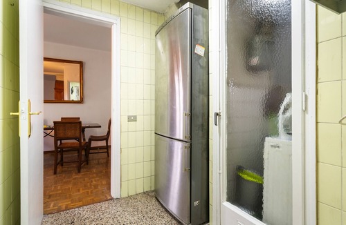 el Fort Pienc Apartment | Stunning 5BR Apt with Sagrada Familia Views & Terrace - Ideal for Groups & Remote Work