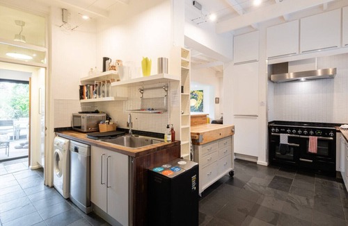 Birlingham House | Stunning 6BD with Swimming Pool & Sauna