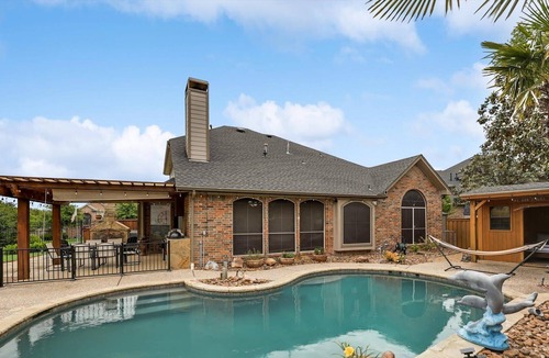 Rowlett House | Stunning 6BR/2.5BA + Pool | Great for Big Groups!