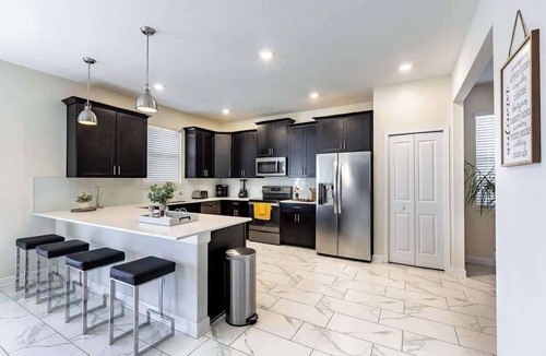 Campbell House | Stunning 6BR Lakeview at Storey Lake Disney - 2929
