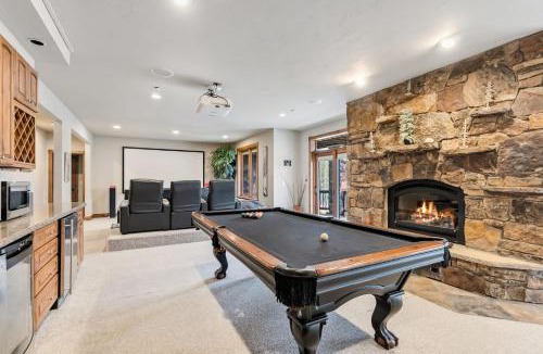 Blue River House | Stunning 6BR Lodge w Beautiful Mt Quandary Views