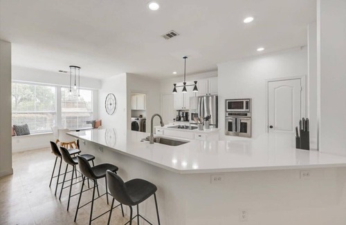 Rowlett House | Stunning 6BR, Pool - Great for Big Groups