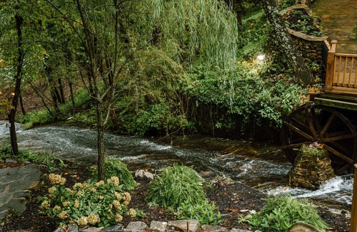 Hendersonville House | Stunning 7-Acre Peaceful Waterfall Property