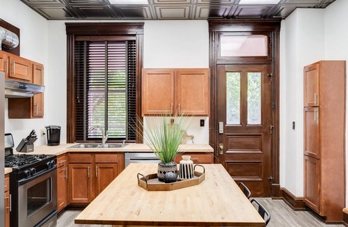 Highlands House | Stunning 7 Bed Historic Home Steps to Bardstown