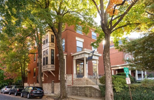 Highlands House | Stunning 7 Bed Historic Home Steps to Bardstown