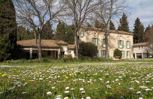 Barbentane House | Stunning 7 bedroom Villa with pool in Provence, in the South of France.