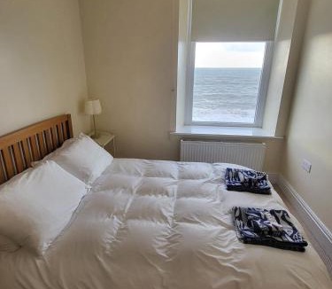 Aberystwyth Apartment | Stunning Aberystwyth South Beach Apartment