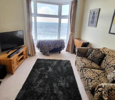 Aberystwyth Apartment | Stunning Aberystwyth South Beach Apartment