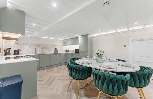 Bath Apartment | Stunning Abode in Central Bath