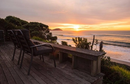 Wainui House | Stunning Absolute Beachfront Wainui House