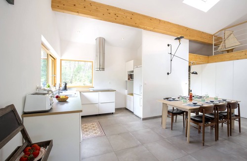 La Teste-de-Buch House | Stunning air-conditioned wooden villa with a heated pool in the Bassin d'Arcachon forest, 10 minutes from the beaches