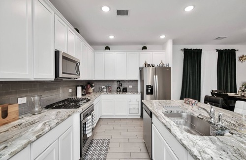 Clodine House | Stunning and inviting experience luxury living in this exquisite 4BR house.