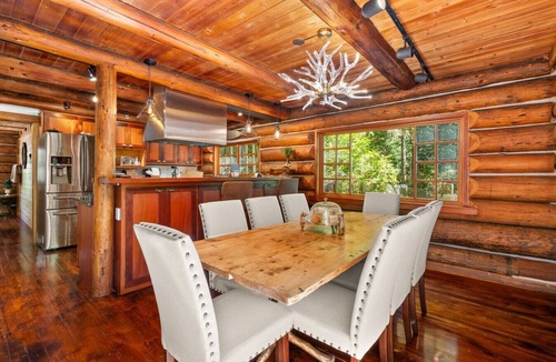 Rollingbay House | Stunning and secluded Sunrise Cabin is so peaceful