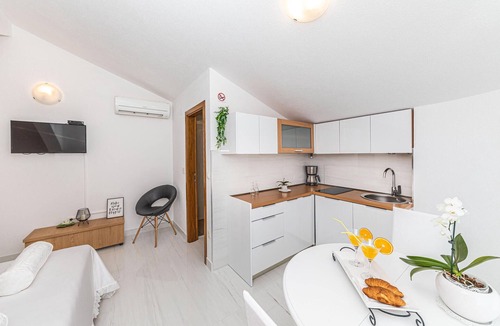 Kastel Kambelovac Apartment | Stunning apartment in Kastel Kambelovac