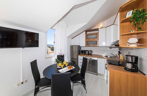 Kastel Kambelovac Apartment | Stunning apartment in Kastel Kambelovac