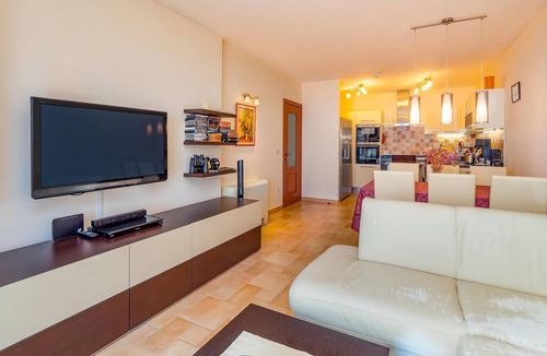 Donji Kraj Apartment | Stunning apartment in Moscenicka Draga