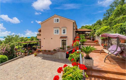 Donji Kraj Apartment | Stunning Apartment In Moscenicka Draga