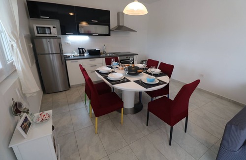 Poljica Apartment | Stunning Apartment for 7 close to several beaches