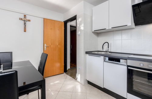 Klanfari Apartment | Stunning apartment in Dramalj with WiFi