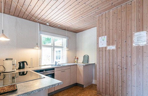 Akirkeby Apartment | Stunning apartment in Aakirkeby