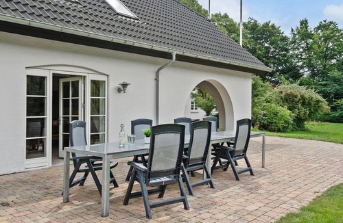 Nimtofte Apartment | Stunning apartment in Nimtofte with WiFi