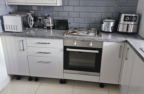 Grays Apartment | Stunning Apartment in Grays