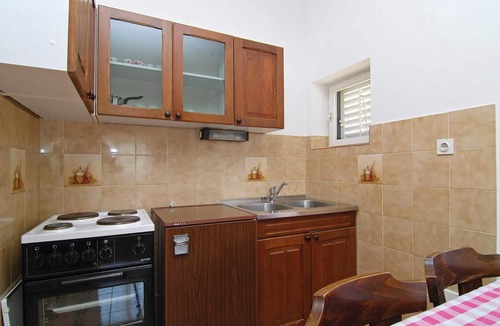 Jadrtovac Apartment | Stunning apartment in Jadrtovac