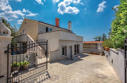 Zurkovo Apartment | Stunning apartment in Kostrena with WiFi