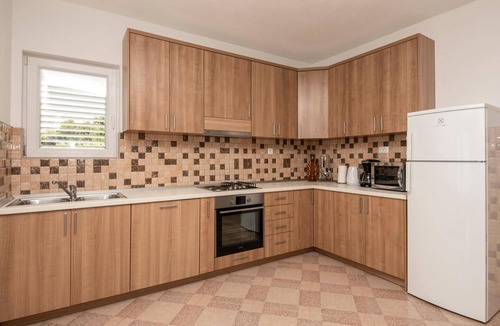 Veliko Brdo Apartment | Stunning apartment in Makarska with WiFi