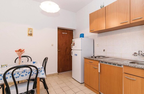 Posedarje Apartment | Stunning apartment in Posedarje with WiFi