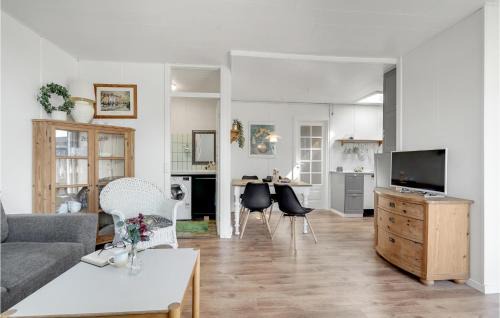 Haurvig Apartment | Stunning Apartment In Hvide Sande