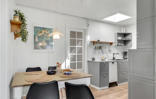 Haurvig Apartment | Stunning Apartment In Hvide Sande