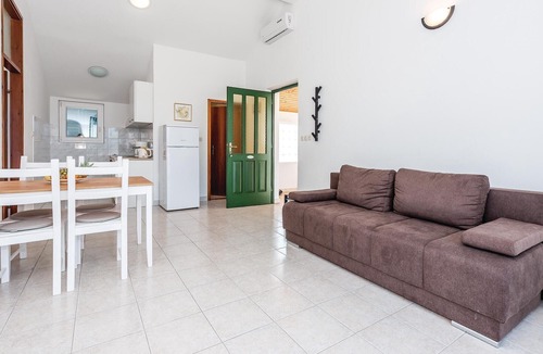 Jezera Apartment | Stunning apartment in Jezera with house sea view