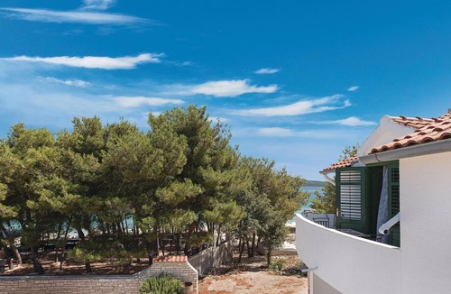 Jezera Apartment | Stunning apartment in Jezera with house sea view