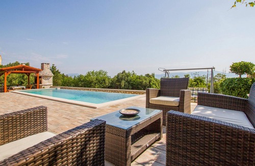 Ravni Apartment | Stunning apartment in Labin with swimming pool