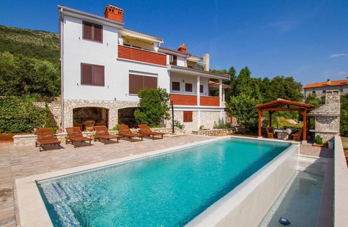 Ravni Apartment | Stunning apartment in Labin with swimming pool
