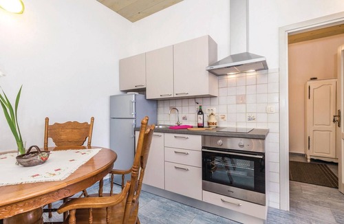 Lovran Apartment | Stunning apartment in Lovran with house sea view