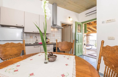 Lovran Apartment | Stunning apartment in Lovran with house sea view