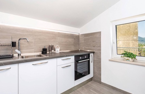 Tulisevica Apartment | Stunning apartment in Lovran with house sea view