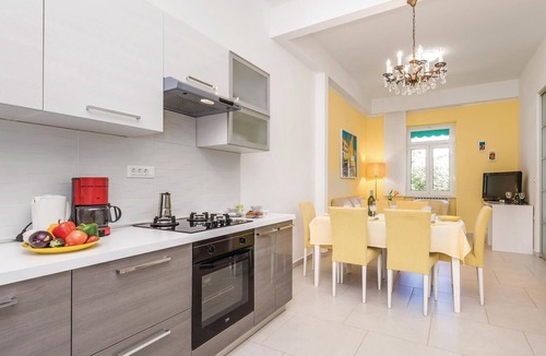Lovran Apartment | Stunning apartment in Lovran