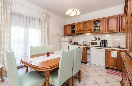 Sarsoni Apartment | Stunning apartment in Matulji with WiFi