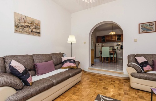 Sarsoni Apartment | Stunning apartment in Matulji with WiFi