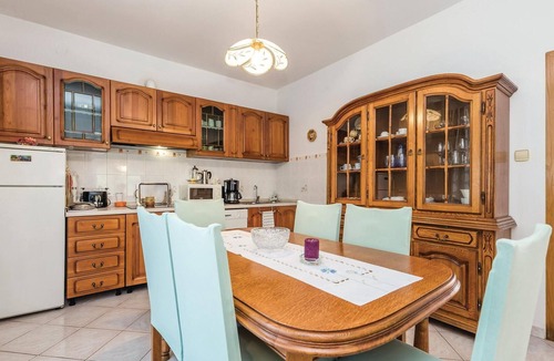 Sarsoni Apartment | Stunning apartment in Matulji with WiFi
