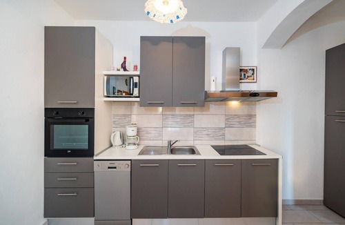 Rovanjska Apartment | Stunning apartment in Modric with WiFi