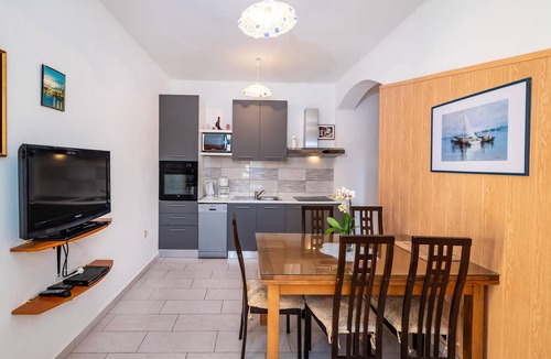 Rovanjska Apartment | Stunning apartment in Modric with WiFi